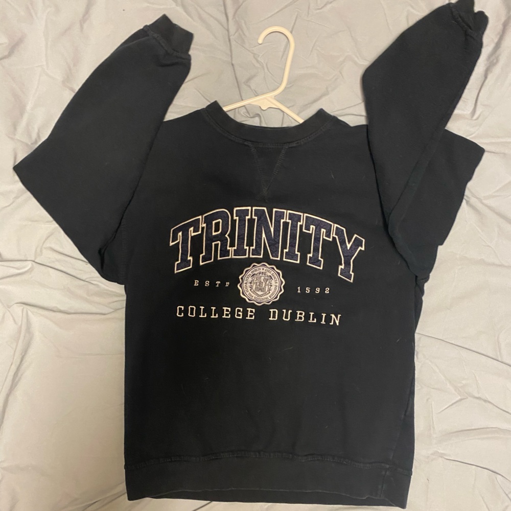 Trinity college of Dublin crewneck